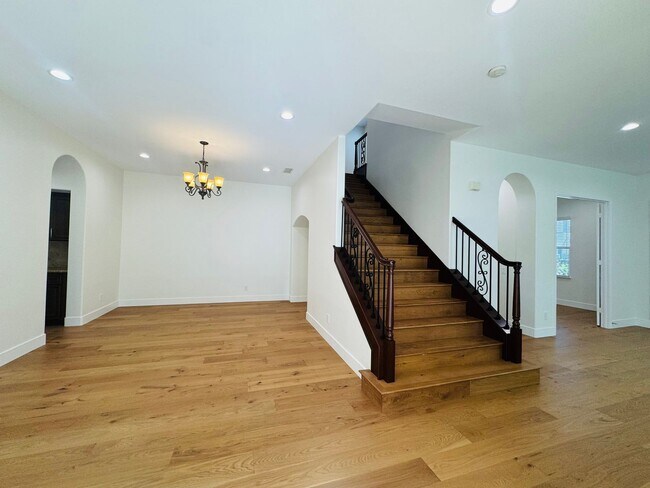 Building Photo - 3273 Canopy Dr