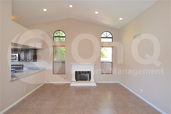 Building Photo - 510 S Lagoon Dr
