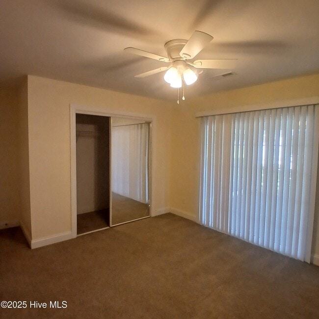 Building Photo - 4999 Glen Cove Dr SE