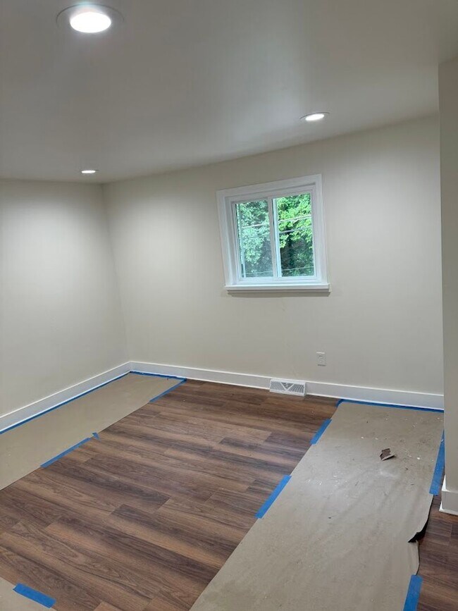 Building Photo - 420 Tintsman Ave
