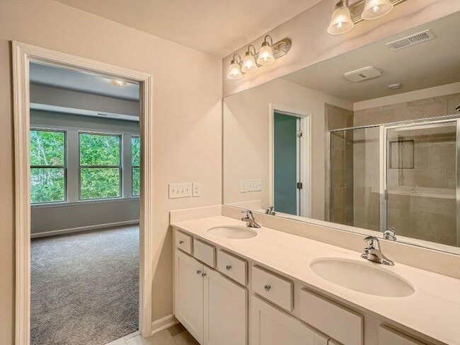 Building Photo - 3537 Hidden Valley Cir