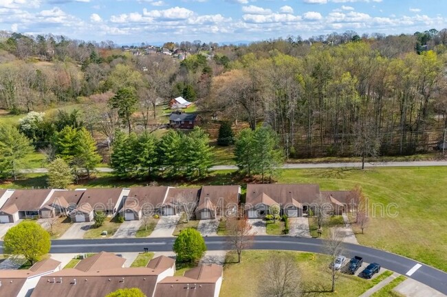 Building Photo - 10008 Greylock Way