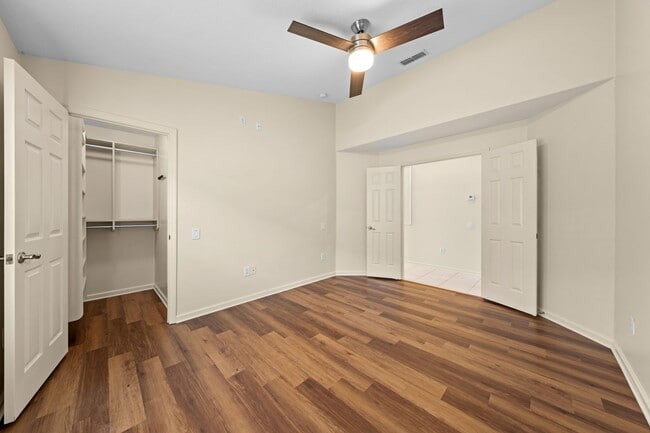 Building Photo - Immaculate 3 Bedroom Home in Gated Community - Stonefield