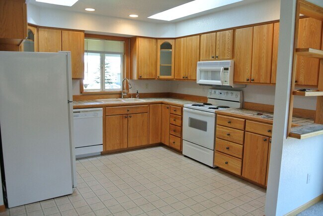 Building Photo - Beautiful 3-Bedroom 2 bath in Philomath!