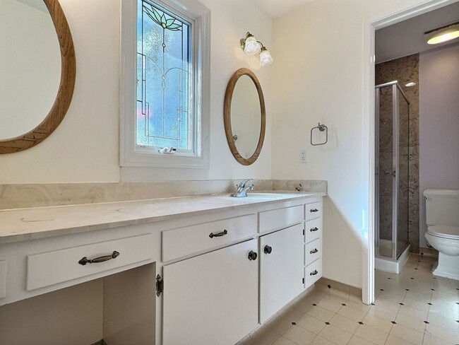Building Photo - 4BD/2BA – Bright Los Altos cul-de-sac home...