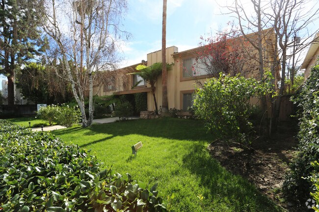 Building Photo - Chandler Apartments
