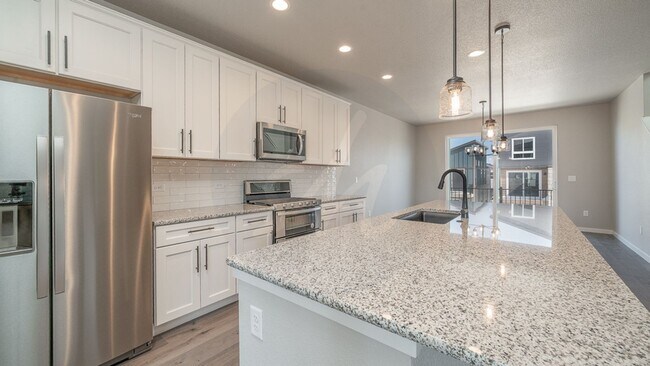 Building Photo - Modern 4 Bedroom Home in Wolf Ranch
