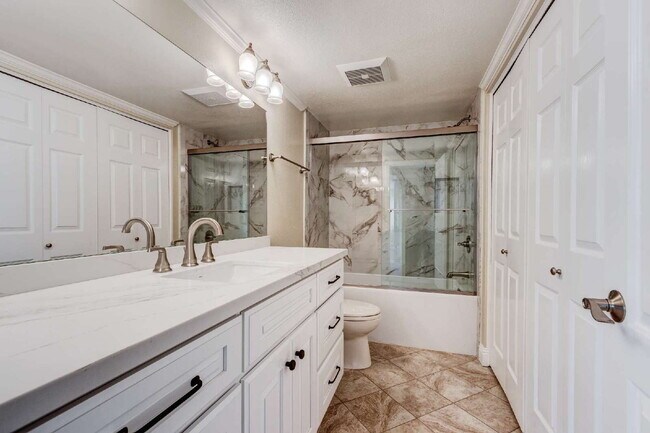 Building Photo - Ocean Views – Beachside Living