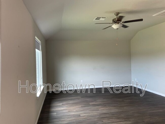 Building Photo - 1712 Vermilion Ln