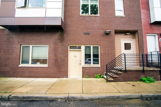 Building Photo - 1242 Point Breeze Ave
