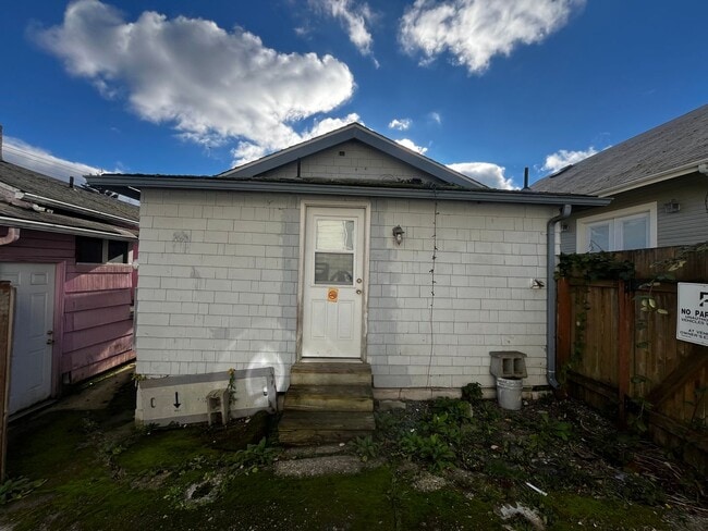 Building Photo - Downtown Bremerton Charmer