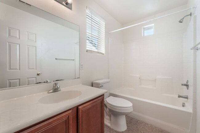 Building Photo - Cozy 3-Bedroom with Spacious Backyard!