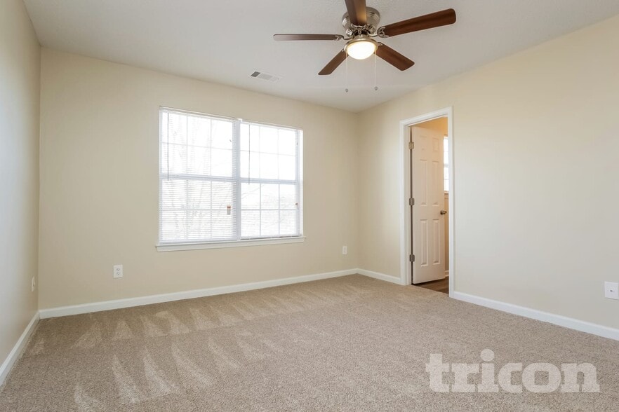 Building Photo - 128 Hawkeye Ln NW