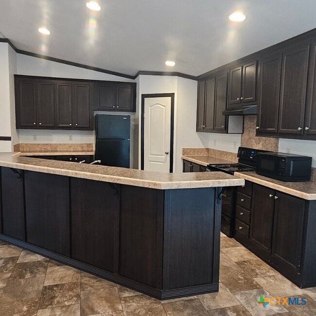 Building Photo - 1065 Tamarack Dr