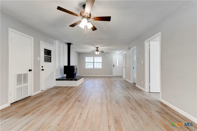 Building Photo - 1228 Chippendale Dr