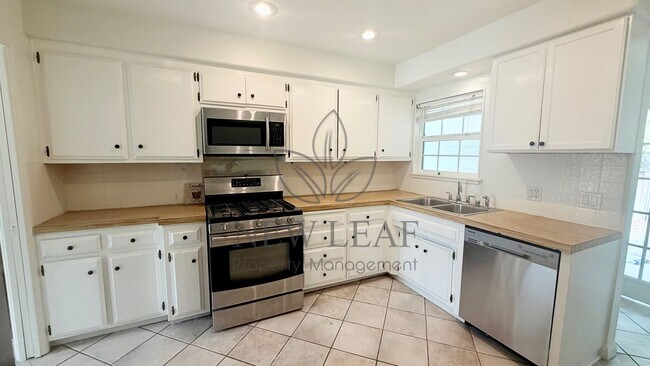 Building Photo - 22684 Minona Dr
