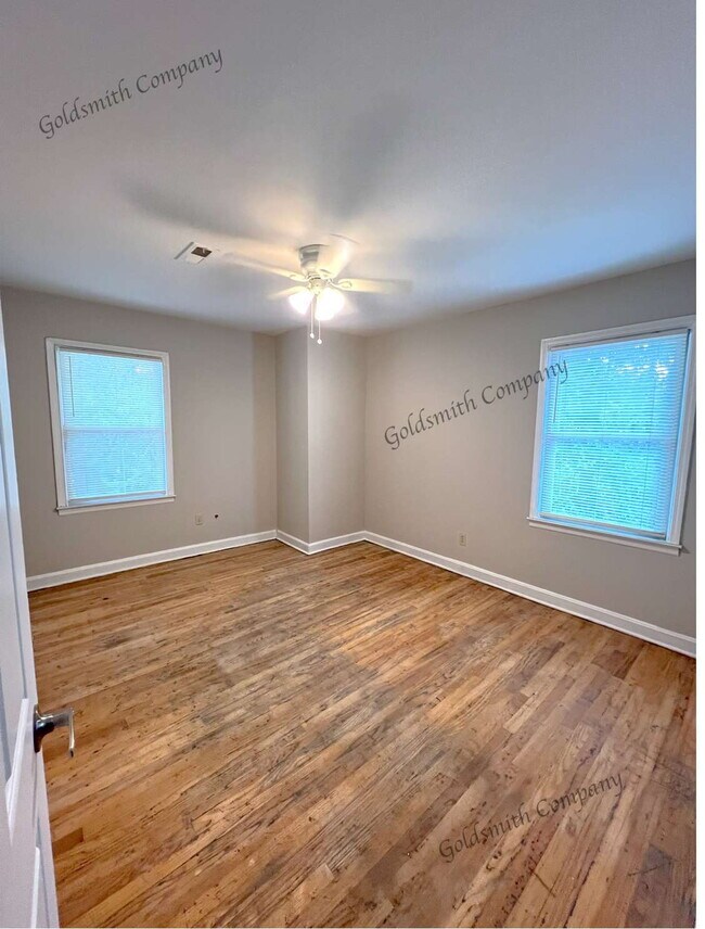 Building Photo - 10 Averill St