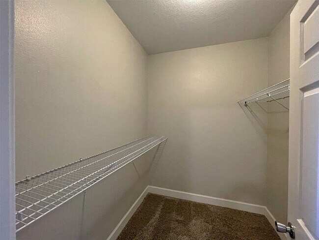 Building Photo - 505 Arbor Lake Dr