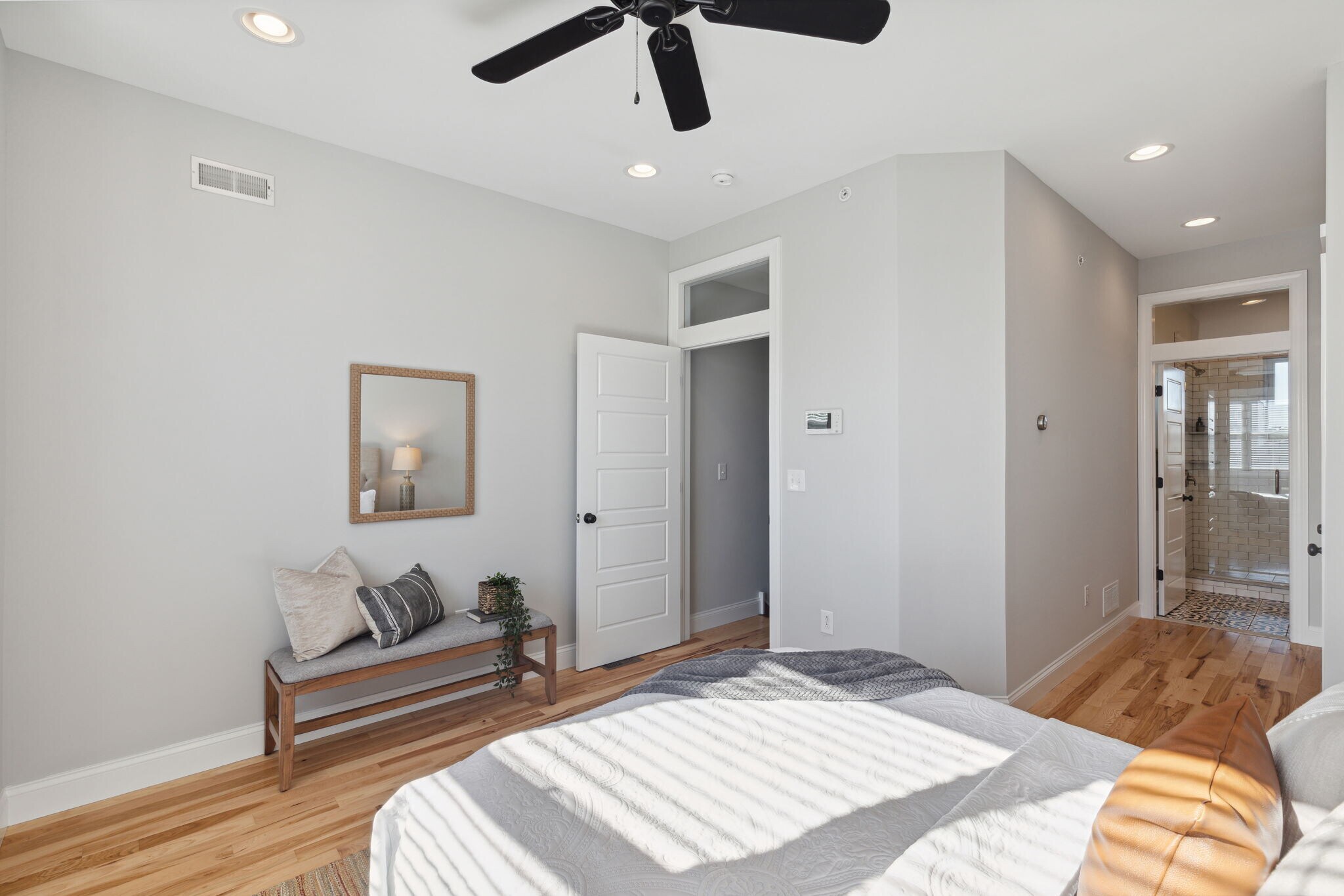 Building Photo - 1325 S Dover St