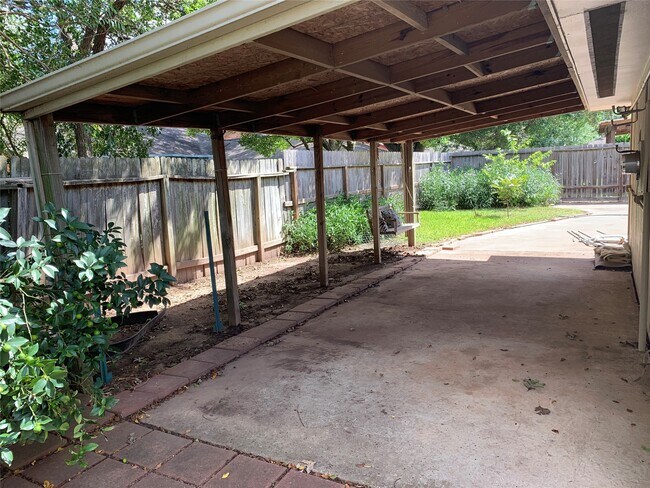 Building Photo - 3323 Big Horn Ct