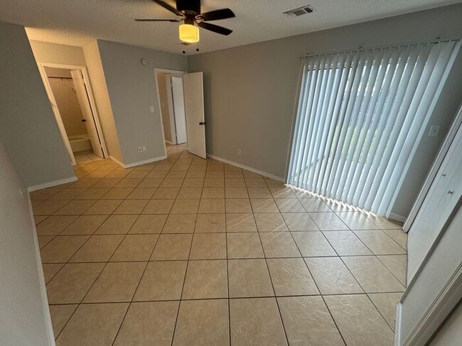 Building Photo - Gulf Breeze - Villa East - 3 bedroom, 2 ba...