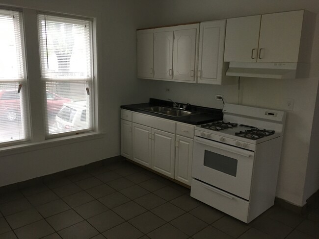 Building Photo - 1700 N Kedvale Ave