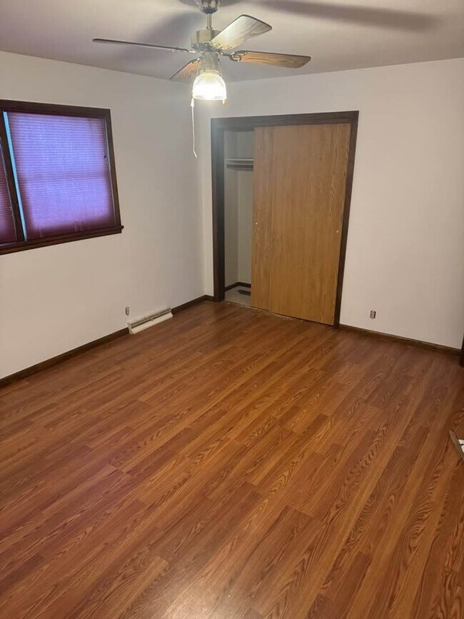 Building Photo - House for Rent