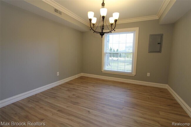 Building Photo - 30024 Beacontree St