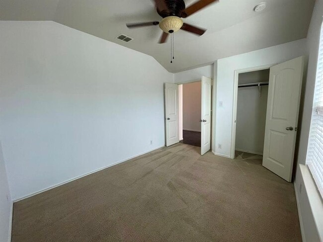 Building Photo - 457 Dragon Ridge Rd