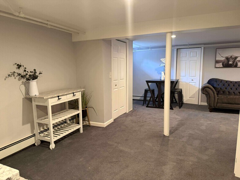 Primary Photo - 265 Dunbar Hill Rd