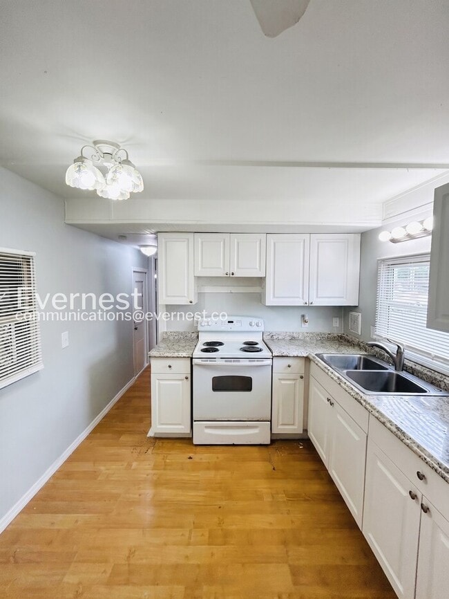 Building Photo - 2133 Melody Dr