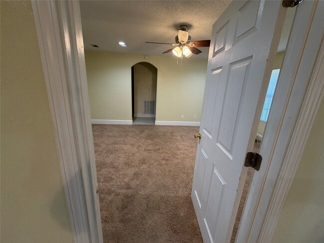 Building Photo - 2501 Maple St