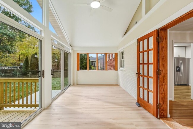 Building Photo - 1203 Brantford Ave