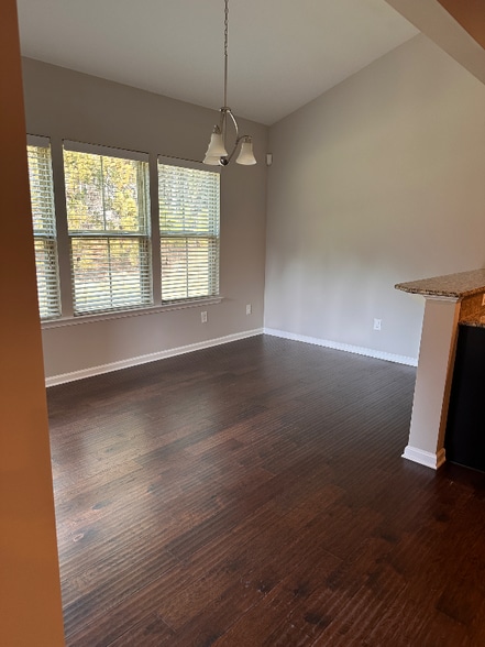 Building Photo - 5612 Selkirkshire Rd