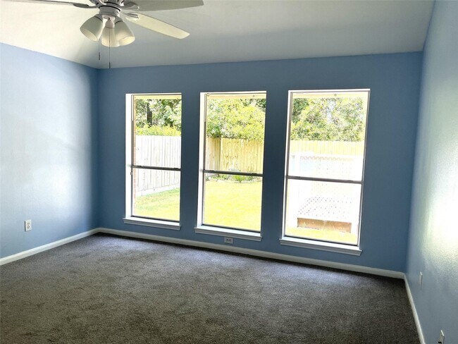Building Photo - 4219 Hermitage Hollow Ln