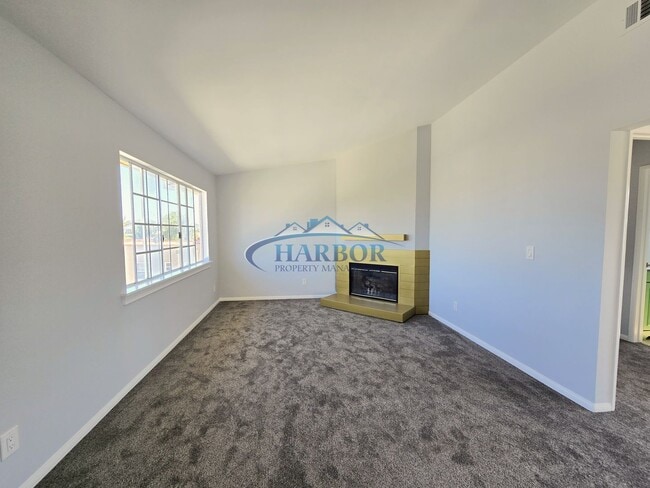 Building Photo - Beautifully Updated 3-Bed, 2-Bath Townhome