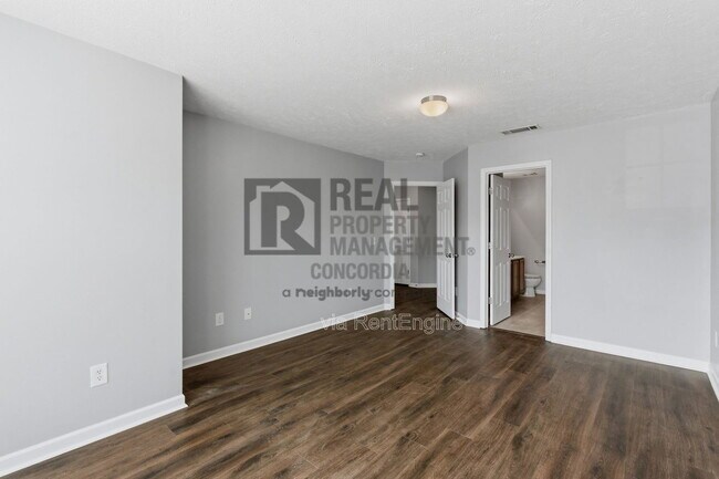 Building Photo - 1518 Hamden Dr