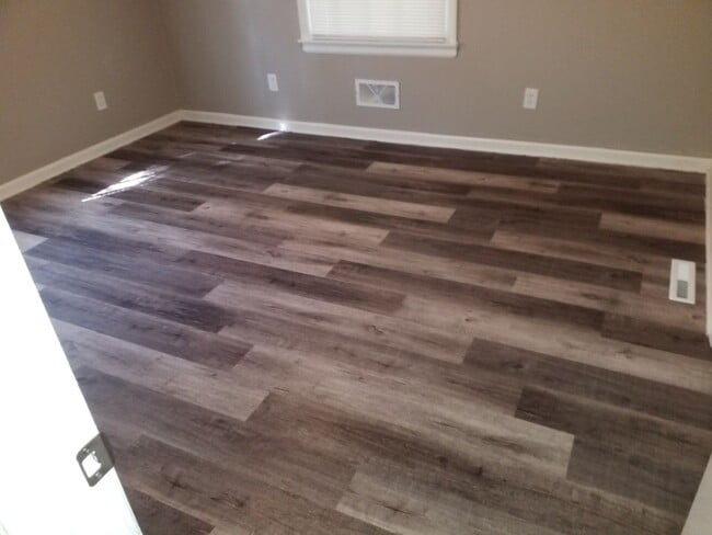 Building Photo - Coming Soon! South KC SF