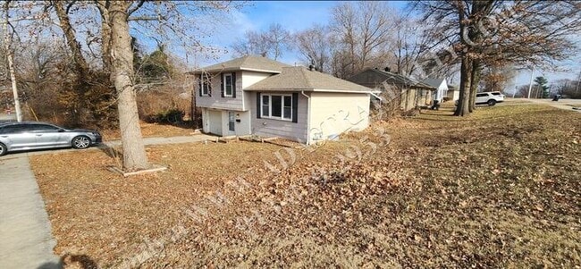 Building Photo - Beautiful House in South KC-Available NOW!!