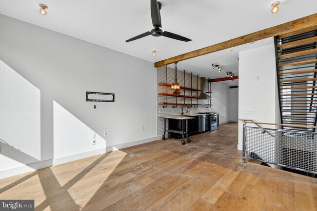 Building Photo - 774 Girard St NW
