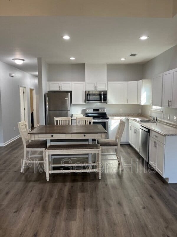 Building Photo - 1725 Holton St