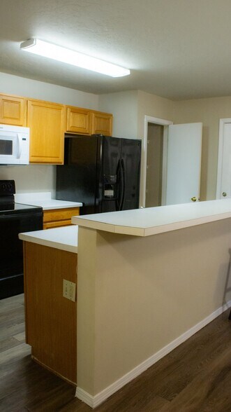 Building Photo - 1329 Eastgate Dr