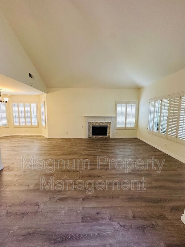 Building Photo - 43938 Northgate Ave