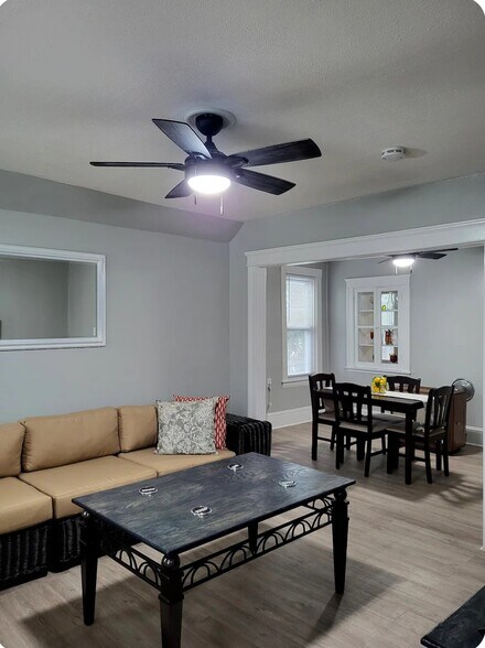 Building Photo - 9 Reeves St