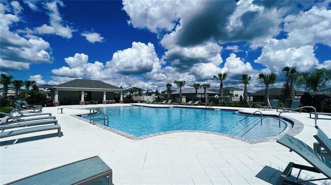 Building Photo - 5527 Tranquila Ln