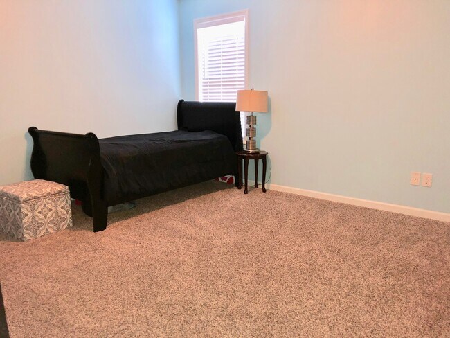 Building Photo - 4 Bedroom, 2.5 Bath in Trotters Bluff in Harnett County Close to Bragg!