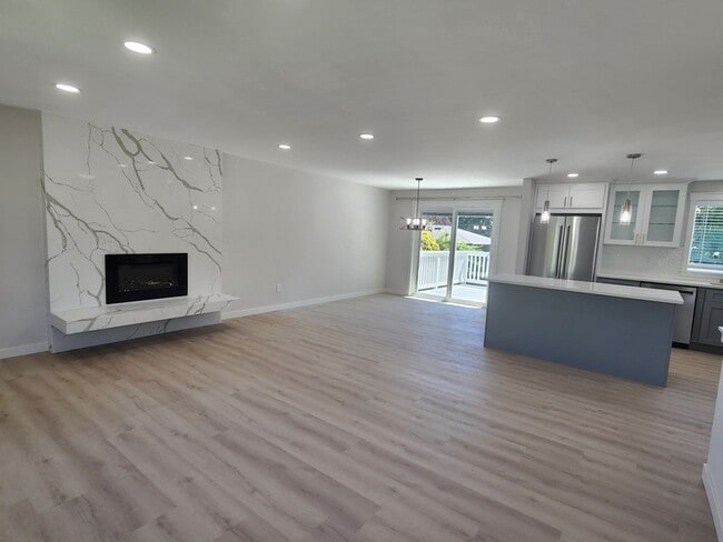 Building Photo - 12625 NE 133rd Pl