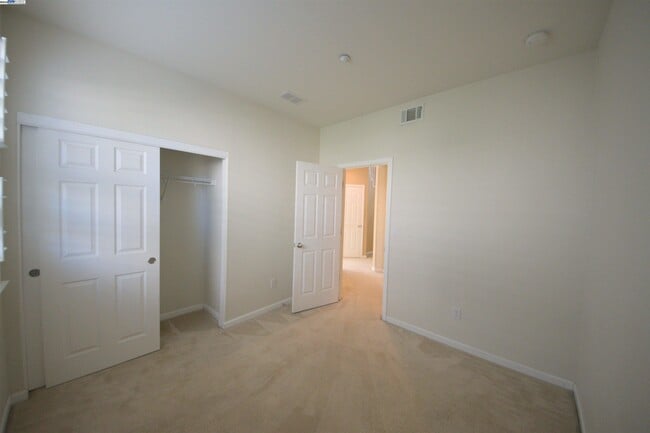 Building Photo - 1612 Marina Way