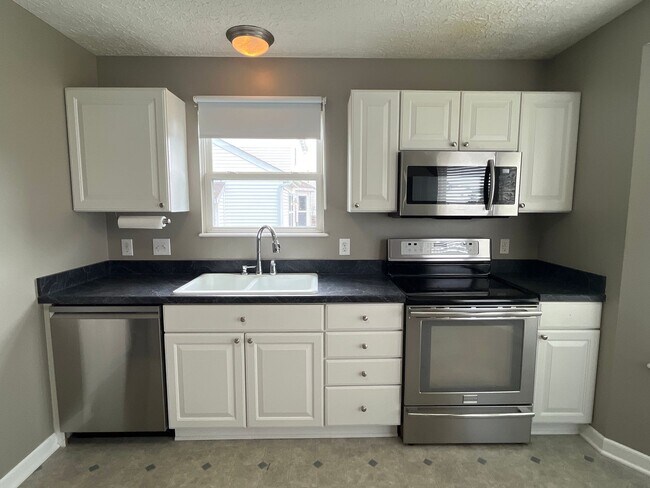 Building Photo - 3 bedroom, 2 bathroom single story home in Pickerington