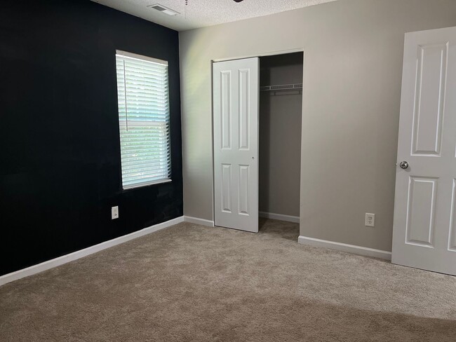 Building Photo - Spacious 2 Story Home In Raleigh, Availabl...